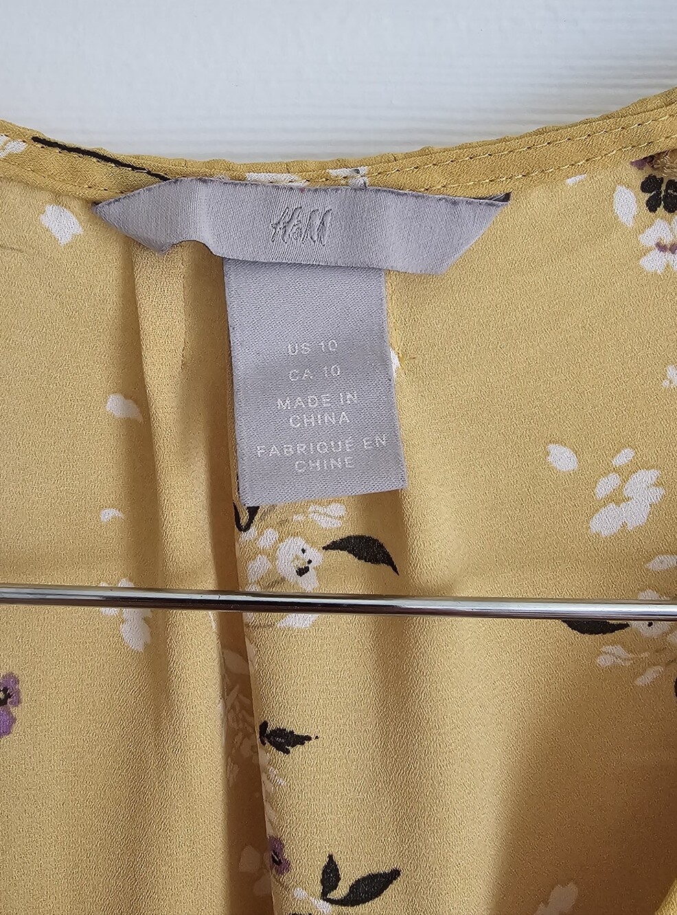 Floral Flutter Sleeve Blouse - Picture 3 of 7